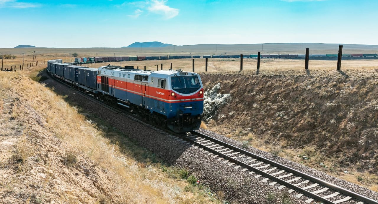 Перевозка грузов железнодорожным транспортом по Казахстану выросла на 2,4% в первом квартале