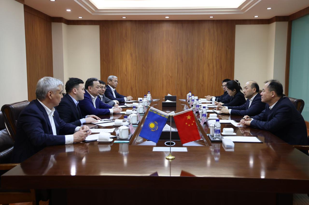 Железнодорожники Казахстана и Китая обсудили план работы на 2024 год