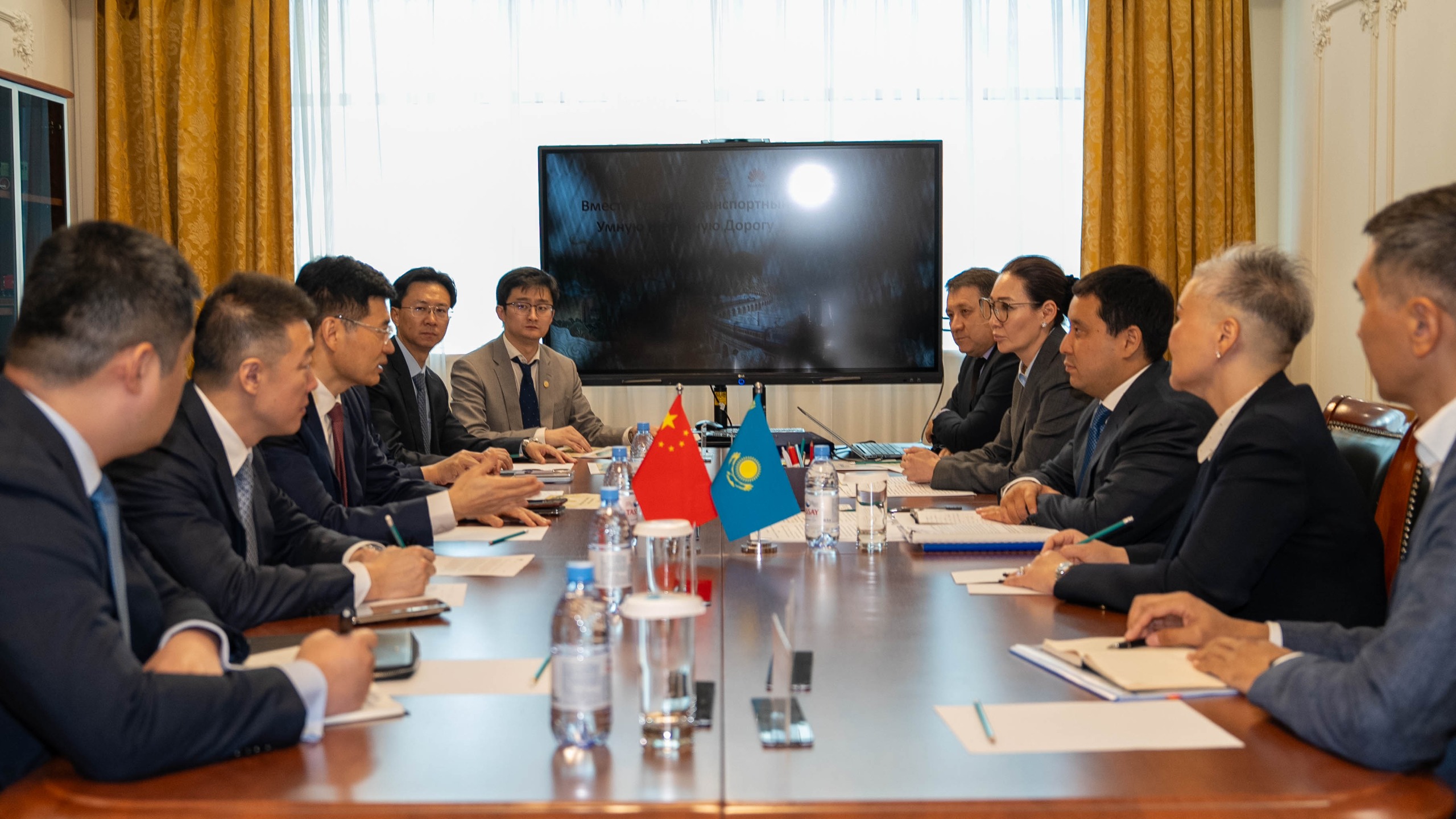 ҚТЖ және Huawei Қазақстан темір жолдарын цифрландыруды күшейтуде