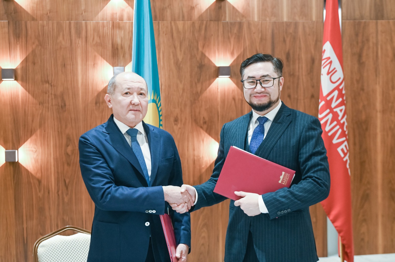 КТЖ и Maqsut Narikbayev University подписали меморандум о сотрудничестве