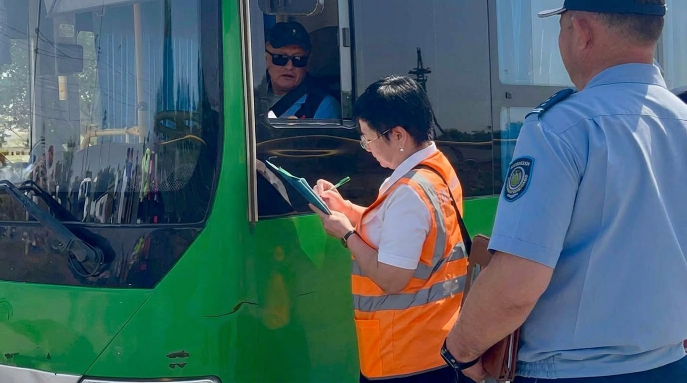 Жаздың басынан бастап ҚТЖ теміржолдағы қауіпсіздік бойынша республикалық акциялар өткізуде