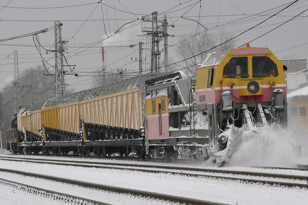 Свыше 82 тыс. кубометров снега убрано с железнодорожных путей