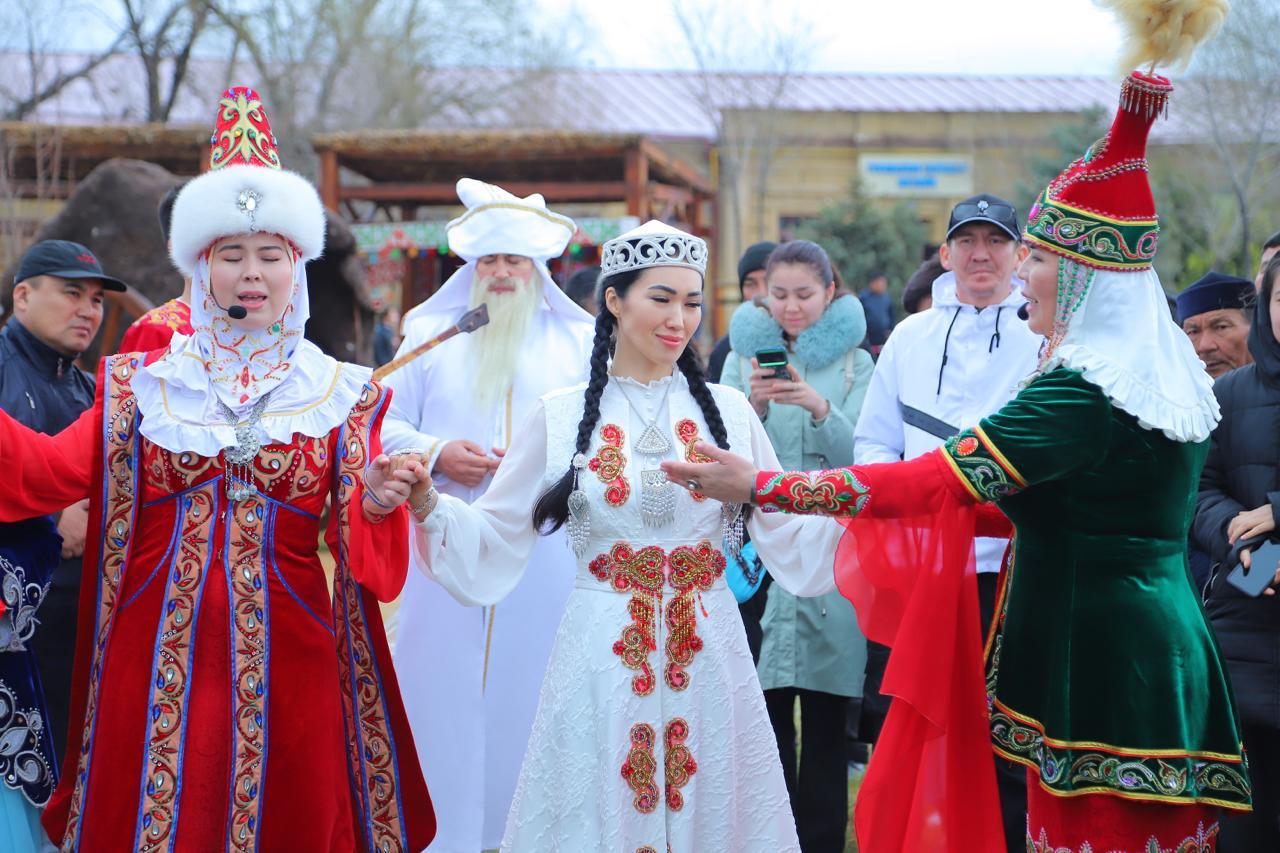 Железнодорожники организовали праздничные мероприятия на Наурыз в Туркестане