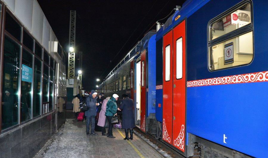 Нацперевозчик перевезет поездами порядка 200 пассажиров в связи с погодными условиями