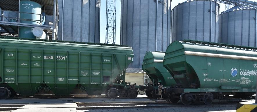 В Казахстане в разгаре сезон пиковых перевозок зерна нового урожая