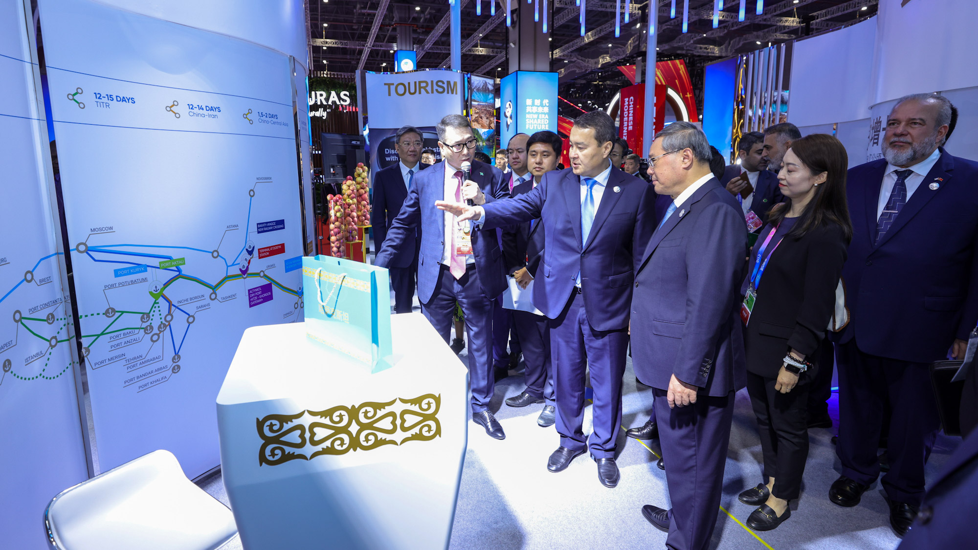 Казахстан презентовал транзитные возможности на крупной выставке в Шанхае